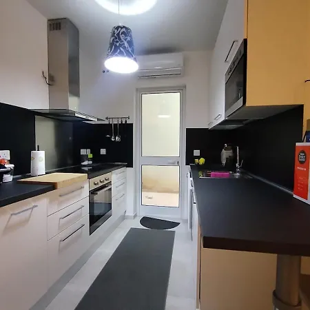 4 -en-suite - Valletta Short Distance In A Shared